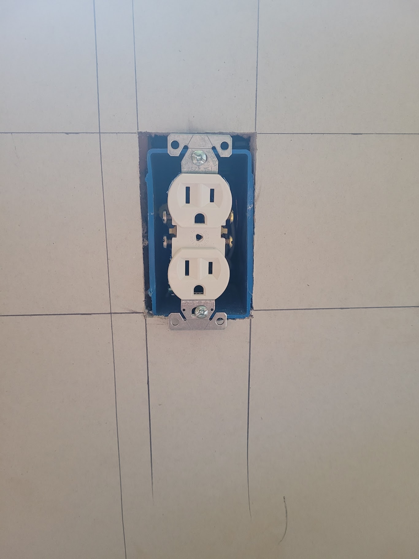 Handy Hands minor electrical outlet installation