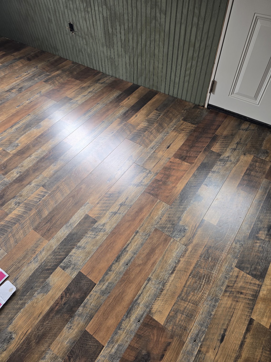 Handy Hands laminate flooring installation